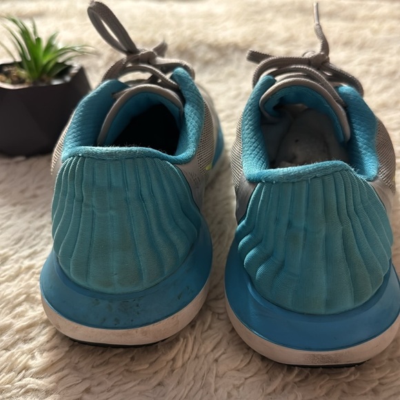 Nike Women's Flex Supreme TR 5 Cross Trainer Grey/Chlorine size 8.5 - Picture 6 of 16